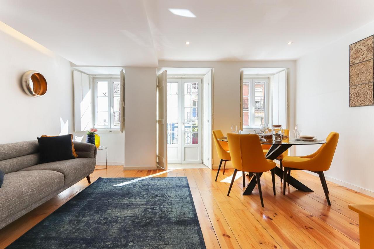 Charming And Stylish Downtown Apt In XIX Century Building Lisboa Eksteriør bilde
