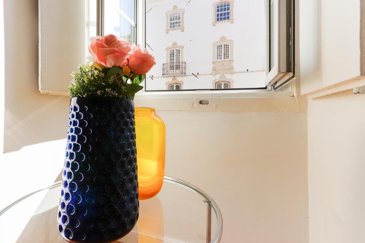 Charming And Stylish Downtown Apt In XIX Century Building Lisboa Eksteriør bilde
